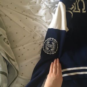 Brand: pink, brand new (never worn), size M